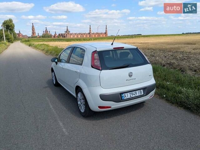 Білий Фіат Пунто Ево, об'ємом двигуна 1.2 л та пробігом 328 тис. км за 4100 $, фото 6 на Automoto.ua