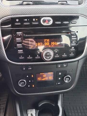 Чорний Фіат Пунто Ево, об'ємом двигуна 1.25 л та пробігом 271 тис. км за 4500 $, фото 4 на Automoto.ua