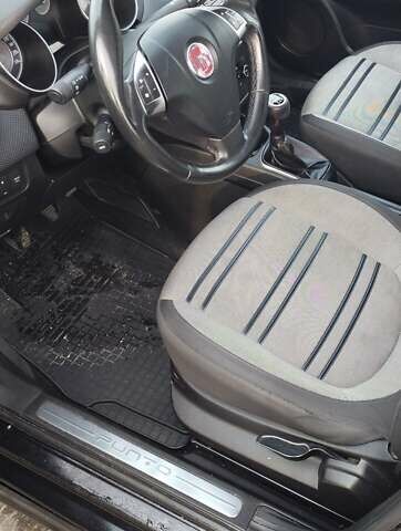 Чорний Фіат Пунто Ево, об'ємом двигуна 1.25 л та пробігом 271 тис. км за 4500 $, фото 11 на Automoto.ua