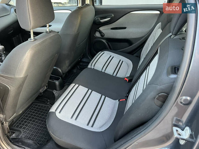 Серый Фиат Пунто Эво, объемом двигателя 1.37 л и пробегом 182 тыс. км за 5200 $, фото 12 на Automoto.ua