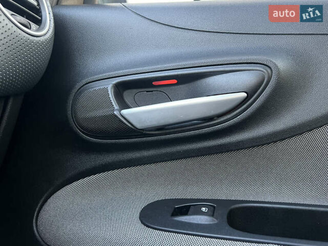 Серый Фиат Пунто Эво, объемом двигателя 1.37 л и пробегом 182 тыс. км за 5200 $, фото 19 на Automoto.ua