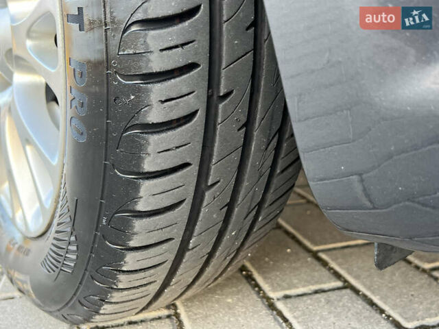 Серый Фиат Пунто Эво, объемом двигателя 1.37 л и пробегом 182 тыс. км за 5200 $, фото 7 на Automoto.ua