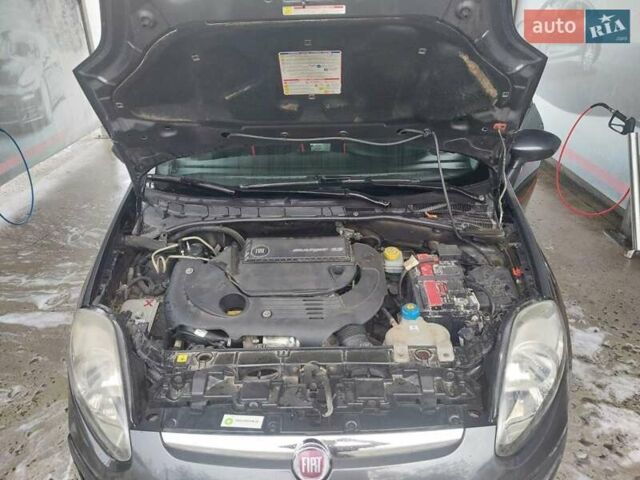 Серый Фиат Пунто Эво, объемом двигателя 1.25 л и пробегом 224 тыс. км за 4899 $, фото 10 на Automoto.ua