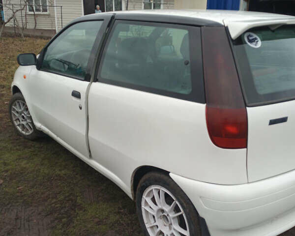 Белый Фиат Пунто, объемом двигателя 1.1 л и пробегом 235 тыс. км за 1100 $, фото 8 на Automoto.ua