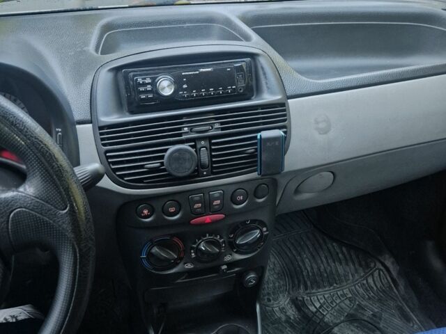 Белый Фиат Пунто, объемом двигателя 1.2 л и пробегом 1 тыс. км за 1605 $, фото 3 на Automoto.ua