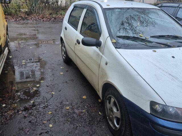 Белый Фиат Пунто, объемом двигателя 1.2 л и пробегом 1 тыс. км за 1605 $, фото 1 на Automoto.ua