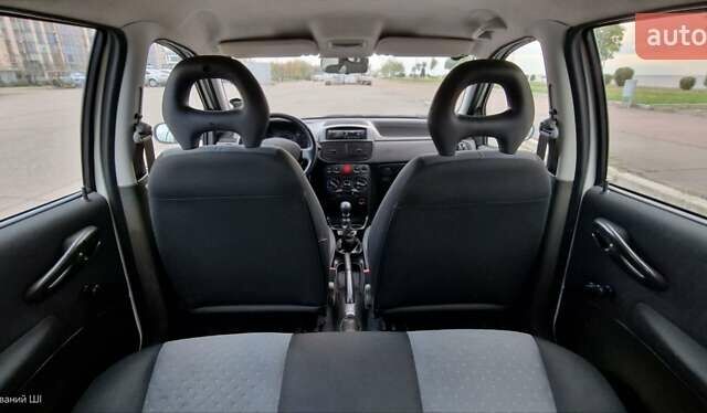 Белый Фиат Пунто, объемом двигателя 1.24 л и пробегом 159 тыс. км за 3650 $, фото 10 на Automoto.ua