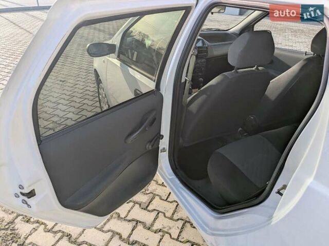 Белый Фиат Пунто, объемом двигателя 1.24 л и пробегом 199 тыс. км за 3500 $, фото 15 на Automoto.ua