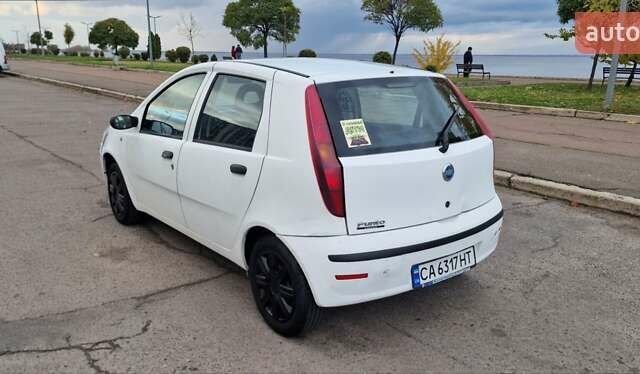 Белый Фиат Пунто, объемом двигателя 1.24 л и пробегом 159 тыс. км за 3650 $, фото 5 на Automoto.ua