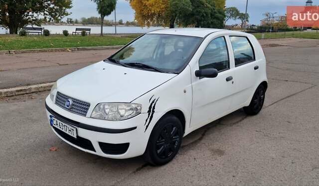 Белый Фиат Пунто, объемом двигателя 1.24 л и пробегом 159 тыс. км за 3650 $, фото 8 на Automoto.ua