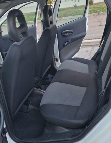 Белый Фиат Пунто, объемом двигателя 1.24 л и пробегом 159 тыс. км за 3650 $, фото 16 на Automoto.ua