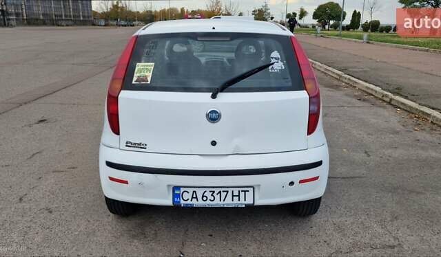 Белый Фиат Пунто, объемом двигателя 1.24 л и пробегом 159 тыс. км за 3650 $, фото 7 на Automoto.ua