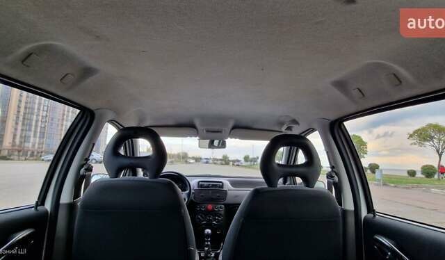 Белый Фиат Пунто, объемом двигателя 1.24 л и пробегом 159 тыс. км за 3650 $, фото 11 на Automoto.ua