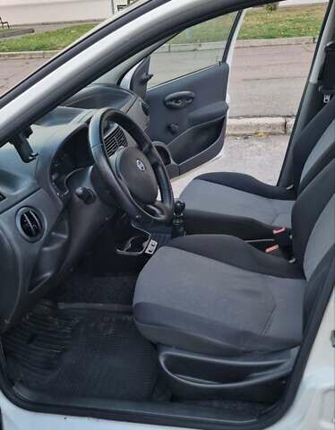 Белый Фиат Пунто, объемом двигателя 1.24 л и пробегом 159 тыс. км за 3650 $, фото 18 на Automoto.ua