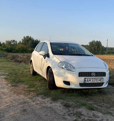 Белый Фиат Пунто, объемом двигателя 1.4 л и пробегом 128 тыс. км за 4100 $, фото 11 на Automoto.ua