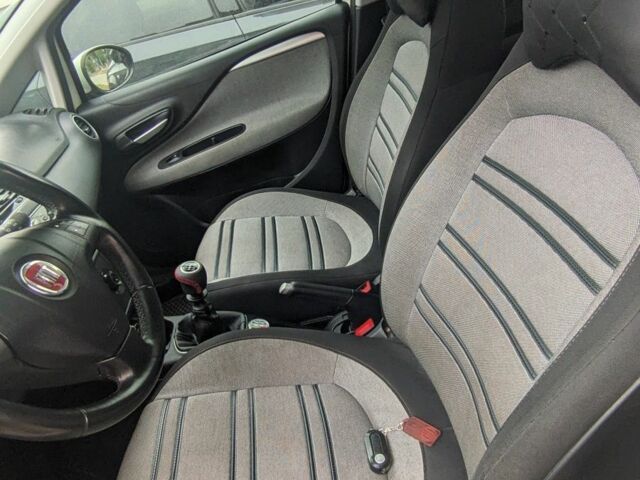 Белый Фиат Пунто, объемом двигателя 1.4 л и пробегом 214 тыс. км за 5100 $, фото 9 на Automoto.ua