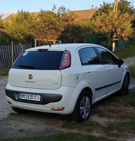 Белый Фиат Пунто, объемом двигателя 1.4 л и пробегом 214 тыс. км за 5100 $, фото 4 на Automoto.ua