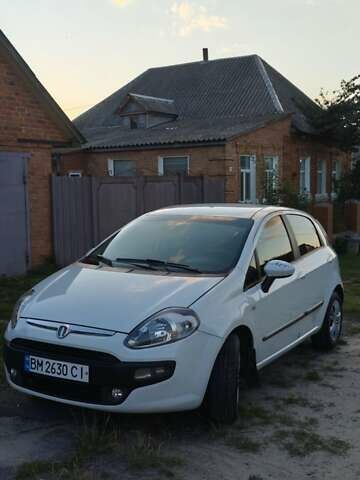 Білий Фіат Пунто, об'ємом двигуна 1.4 л та пробігом 215 тис. км за 4500 $, фото 2 на Automoto.ua