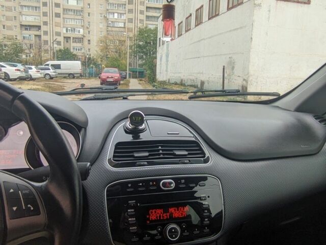 Белый Фиат Пунто, объемом двигателя 1.4 л и пробегом 214 тыс. км за 5100 $, фото 11 на Automoto.ua