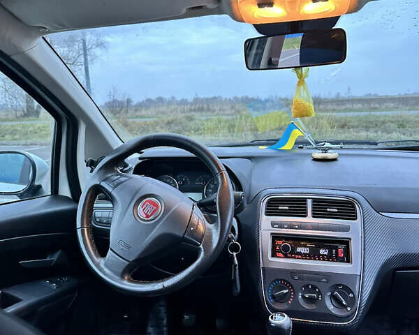 Білий Фіат Пунто, об'ємом двигуна 1.37 л та пробігом 208 тис. км за 3700 $, фото 10 на Automoto.ua