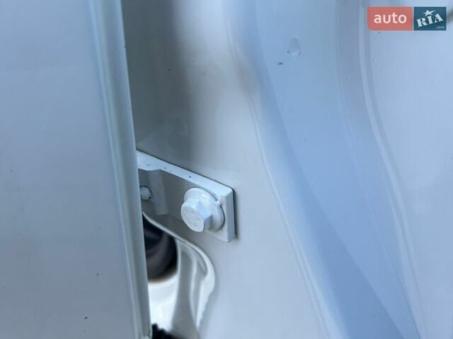 Белый Фиат Пунто, объемом двигателя 1.4 л и пробегом 204 тыс. км за 3850 $, фото 77 на Automoto.ua