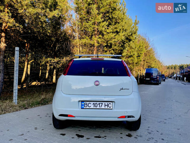 Белый Фиат Пунто, объемом двигателя 1.3 л и пробегом 270 тыс. км за 3999 $, фото 4 на Automoto.ua