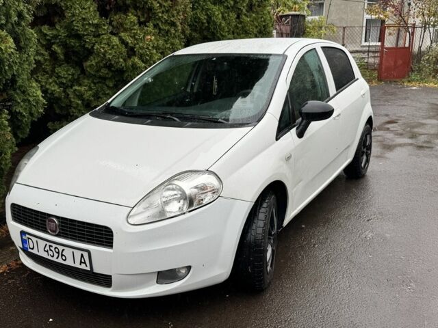 Белый Фиат Пунто, объемом двигателя 1.2 л и пробегом 265 тыс. км за 4500 $, фото 1 на Automoto.ua
