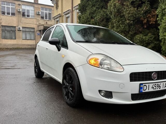 Белый Фиат Пунто, объемом двигателя 1.2 л и пробегом 265 тыс. км за 4500 $, фото 2 на Automoto.ua