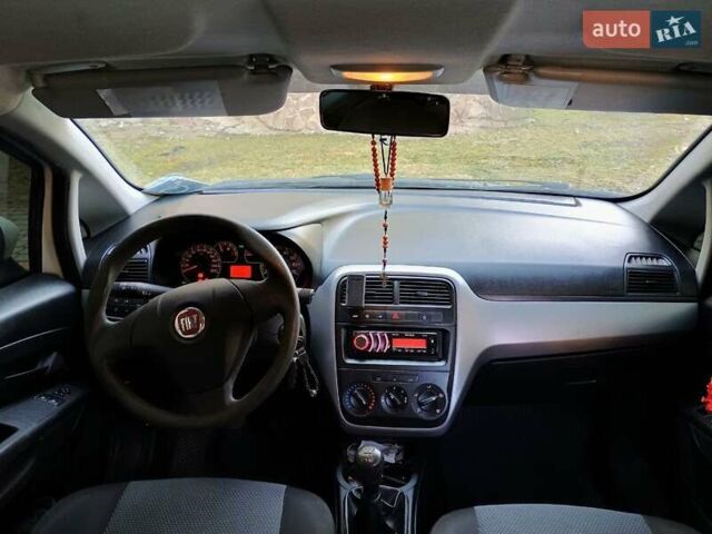 Белый Фиат Пунто, объемом двигателя 1.25 л и пробегом 227 тыс. км за 4800 $, фото 12 на Automoto.ua