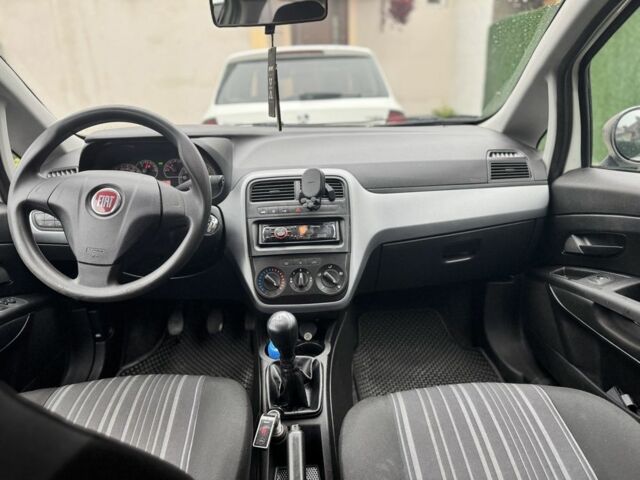 Белый Фиат Пунто, объемом двигателя 1.2 л и пробегом 265 тыс. км за 4500 $, фото 6 на Automoto.ua