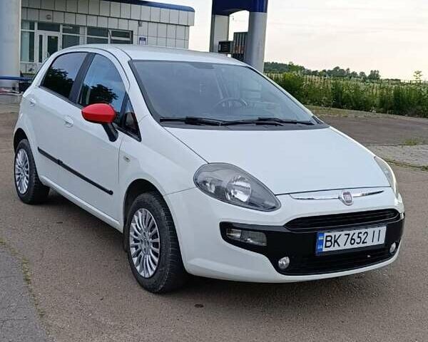 Белый Фиат Пунто, объемом двигателя 1.37 л и пробегом 156 тыс. км за 7750 $, фото 6 на Automoto.ua