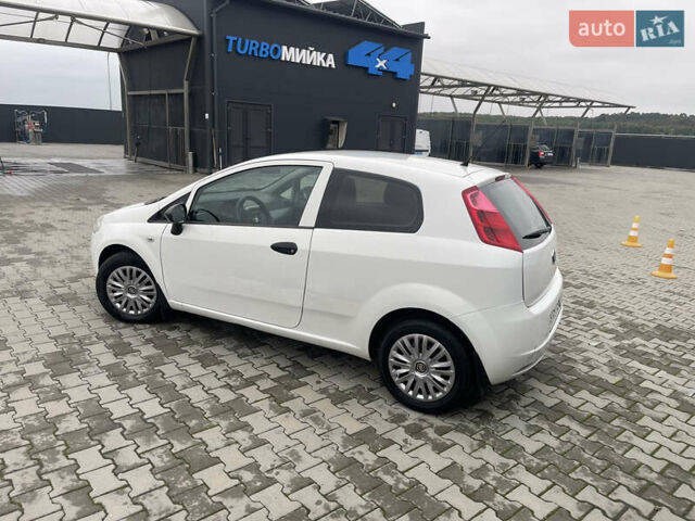 Білий Фіат Пунто, об'ємом двигуна 1.24 л та пробігом 179 тис. км за 3400 $, фото 4 на Automoto.ua