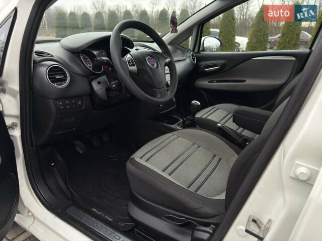 Білий Фіат Пунто, об'ємом двигуна 1.3 л та пробігом 118 тис. км за 3990 $, фото 27 на Automoto.ua