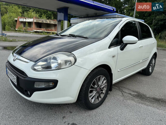 Білий Фіат Пунто, об'ємом двигуна 1.25 л та пробігом 256 тис. км за 4400 $, фото 27 на Automoto.ua