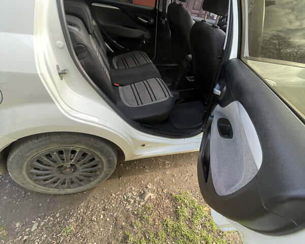 Белый Фиат Пунто, объемом двигателя 1.3 л и пробегом 234 тыс. км за 5200 $, фото 4 на Automoto.ua