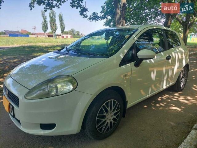 Белый Фиат Пунто, объемом двигателя 1.25 л и пробегом 161 тыс. км за 3900 $, фото 4 на Automoto.ua