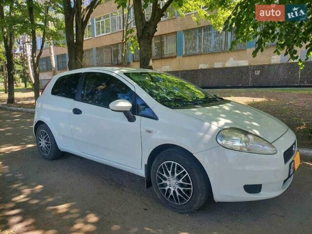 Белый Фиат Пунто, объемом двигателя 1.25 л и пробегом 161 тыс. км за 3900 $, фото 5 на Automoto.ua