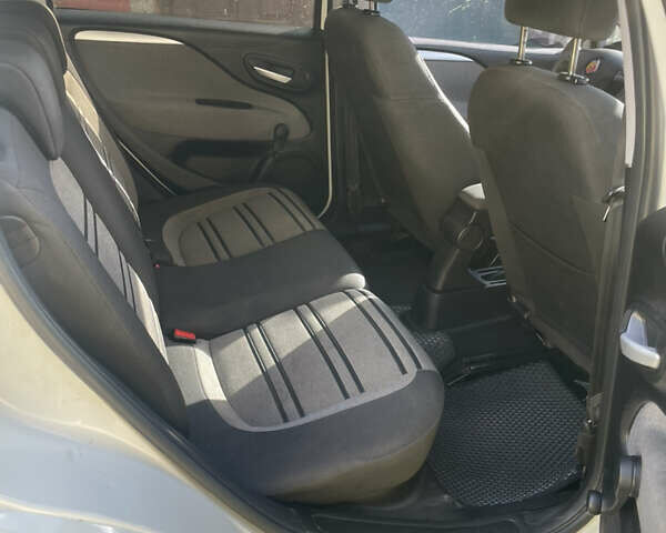 Белый Фиат Пунто, объемом двигателя 1.3 л и пробегом 234 тыс. км за 5200 $, фото 11 на Automoto.ua