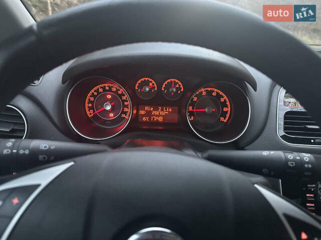 Белый Фиат Пунто, объемом двигателя 1.25 л и пробегом 258 тыс. км за 6300 $, фото 6 на Automoto.ua