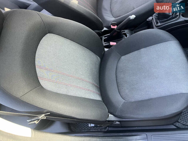 Фиат Пунто 2012 в Калуше на Automoto.ua Белый Фиат Пунто, объемом двигателя 1.25 л и пробегом 207 тыс. км за 4400 $, фото 17 на Automoto.ua