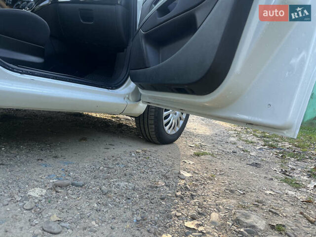 Фиат Пунто 2012 в Калуше на Automoto.ua Белый Фиат Пунто, объемом двигателя 1.25 л и пробегом 207 тыс. км за 4400 $, фото 19 на Automoto.ua