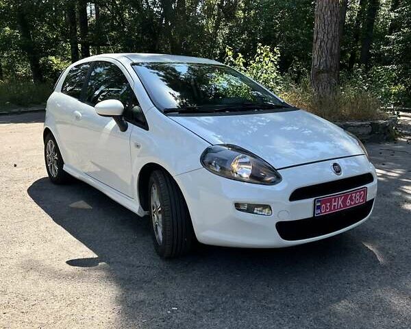 Белый Фиат Пунто, объемом двигателя 1.4 л и пробегом 163 тыс. км за 6500 $, фото 1 на Automoto.ua