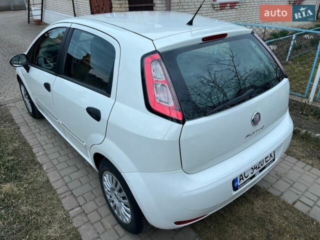 Белый Фиат Пунто, объемом двигателя 1.25 л и пробегом 240 тыс. км за 3800 $, фото 4 на Automoto.ua