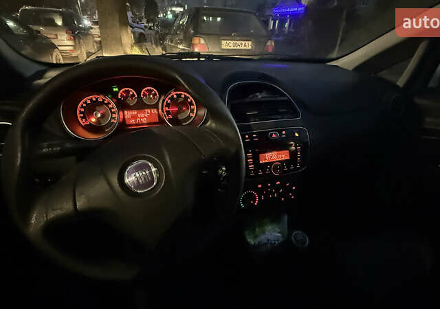 Белый Фиат Пунто, объемом двигателя 1.24 л и пробегом 65 тыс. км за 5000 $, фото 1 на Automoto.ua