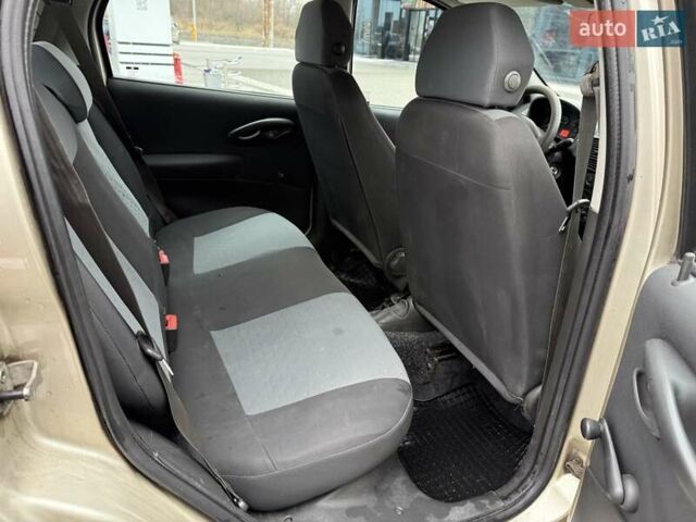 Бежевий Фіат Пунто, об'ємом двигуна 1 л та пробігом 220 тис. км за 2450 $, фото 10 на Automoto.ua