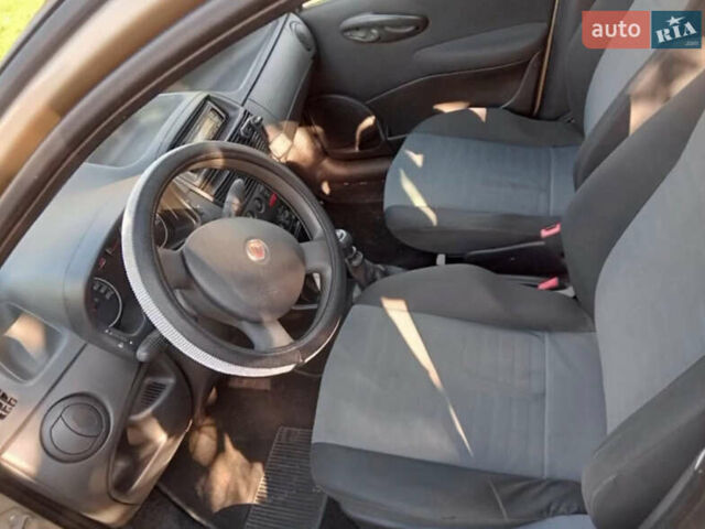 Фиат Пунто 2008 в Черкассах на Automoto.ua Бежевый Фиат Пунто, объемом двигателя 1.24 л и пробегом 140 тыс. км за 3700 $, фото 2 на Automoto.ua