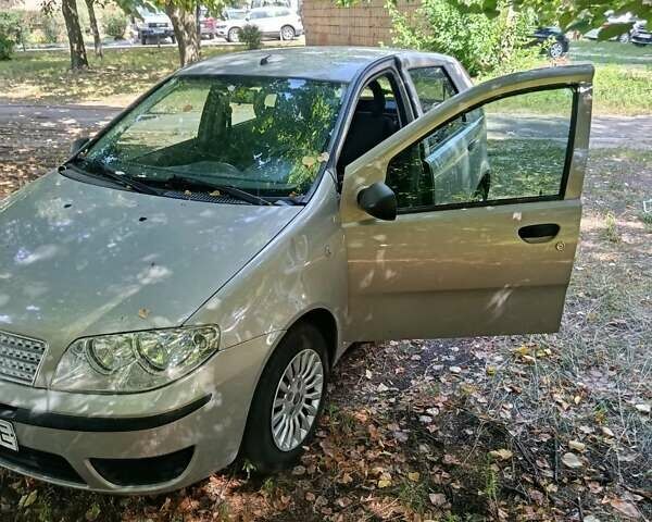 Фиат Пунто 2010 в Кременчуге на Automoto.ua Бежевый Фиат Пунто, объемом двигателя 1.24 л и пробегом 71 тыс. км за 4500 $, фото 34 на Automoto.ua