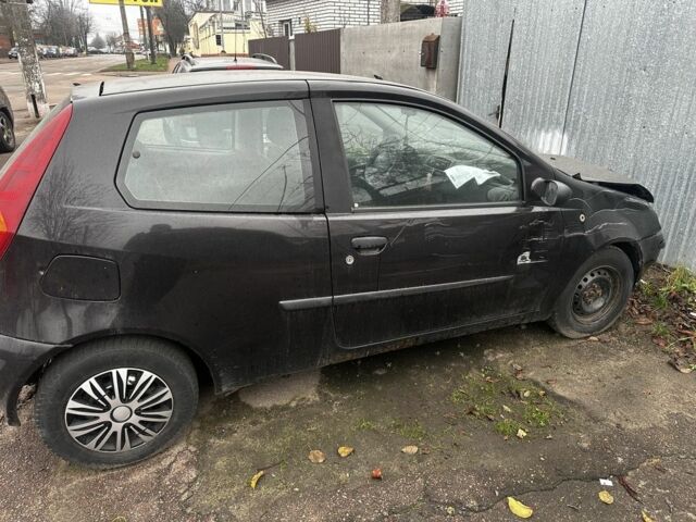 Черный Фиат Пунто, объемом двигателя 1.2 л и пробегом 100 тыс. км за 520 $, фото 2 на Automoto.ua