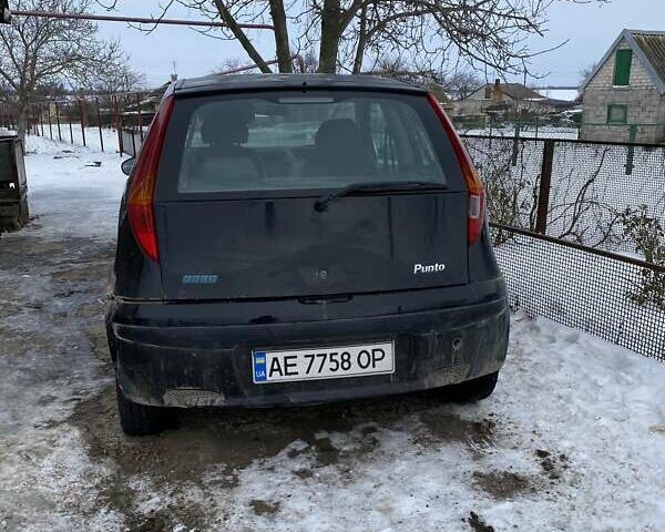 Чорний Фіат Пунто, об'ємом двигуна 1.2 л та пробігом 230 тис. км за 2000 $, фото 3 на Automoto.ua