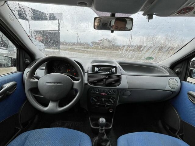 Чорний Фіат Пунто, об'ємом двигуна 1.4 л та пробігом 160 тис. км за 699 $, фото 6 на Automoto.ua